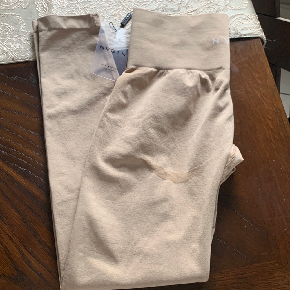 NVGTN Contour Seamless Leggings size M NWT - Picture 2 of 10